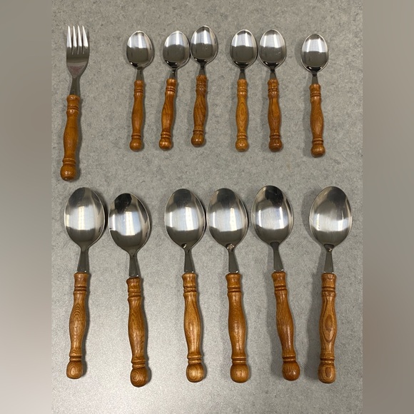 Old Colony Stainless Steel Natural Wood Handle Vintage Tableware (24 Piece Set) - Picture 5 of 7